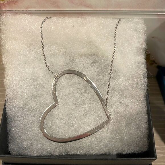 Large Open Heart Necklace - Picture 1 of 2